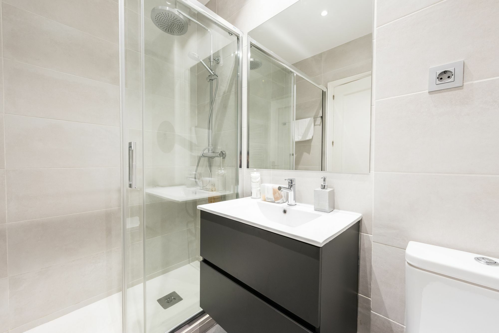 Atico En Chueca By Madflats Collection Apartment Madrid Bagian luar foto